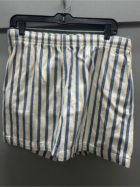 100% cotton Vintage Eddie Bauer Blue and Cream Coastal Shorts